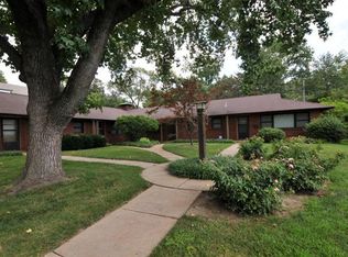 842 N McKnight Rd, Saint Louis, MO 63132