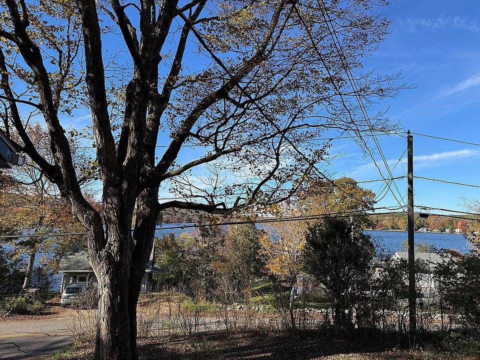 2nd image of 271 Lake Rd