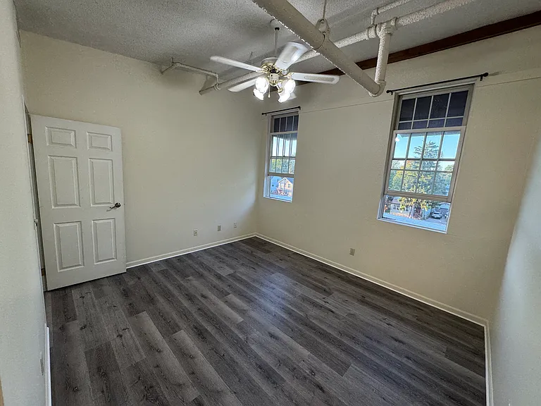 Pioneer Point Apartments — Photo 19