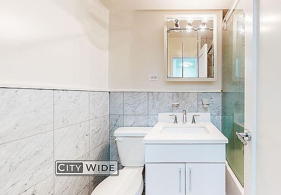 4th image of 33 E 65th St #1B