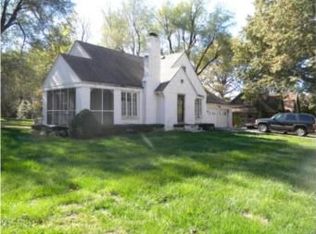 3015 W 51st Ter, Westwood, KS 66205