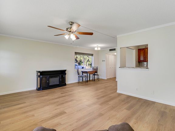 4th image of 269 Norwich L