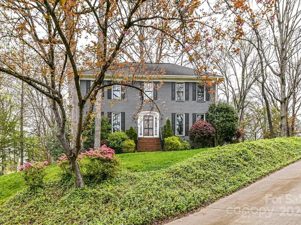3729 Monique Ln, Charlotte, NC 28210