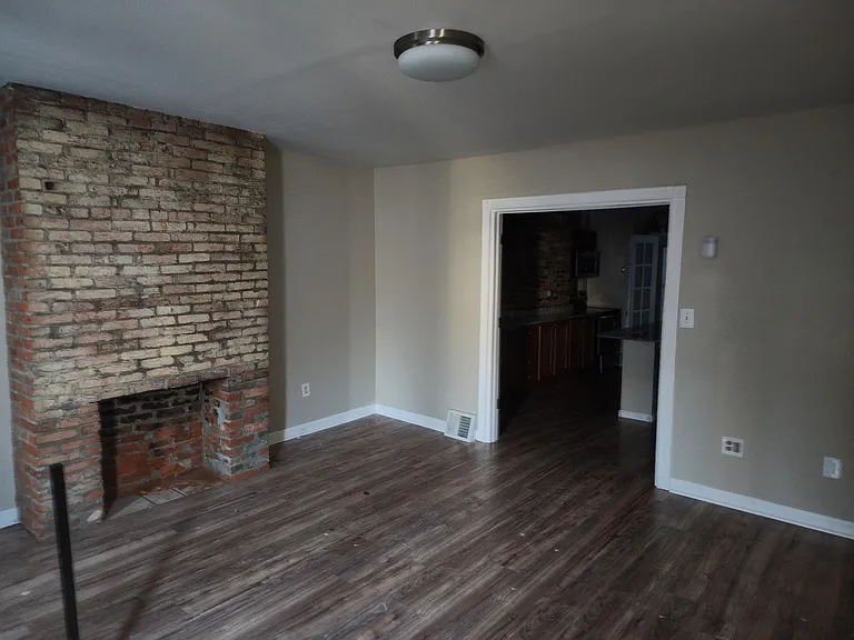 105 S 18th St #1 — Photo 11