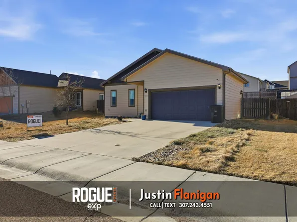 980 S 3rd Ave, Mills, WY 82644