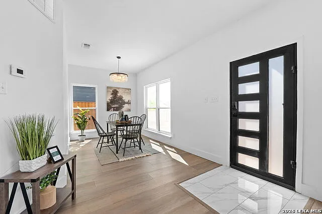5 bed, 4.5 bath, 2861 sqft, $4,800 — Photo 4
