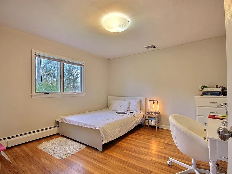 50 Woodmere Ln — Photo 14