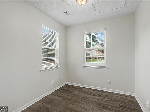 5th image of 980 Windcroft Cir NW