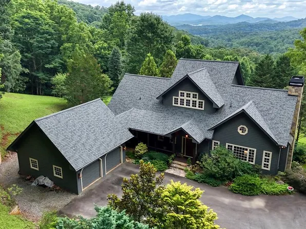 238 Meadowbrook Dr, Hayesville, NC 28904