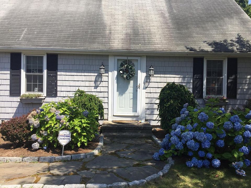 2nd image of 22 S Cove Rd
