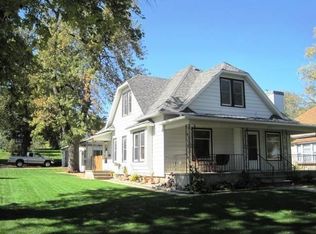221 S 1st Ave, Hinton, IA 51024