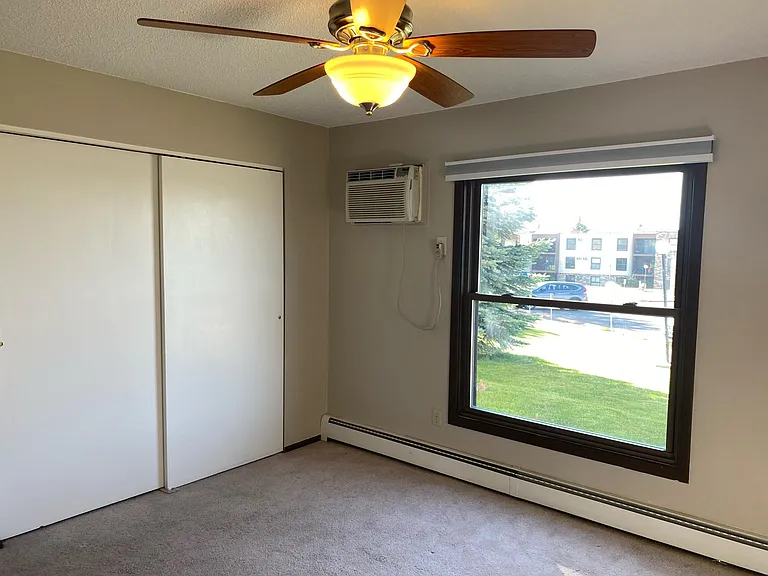 4460 S Poplar St #102 — Photo 31