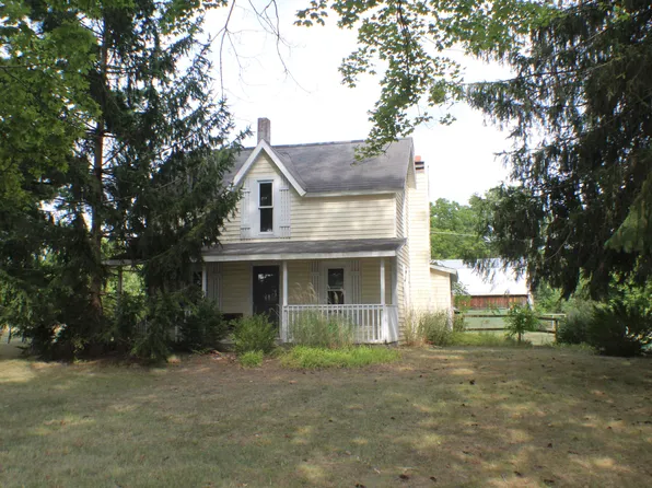 15272 White Creek Ave NE, Cedar Springs, MI 49319