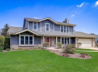 W158N10278 Mohawk Dr, Germantown, WI