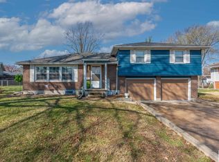 906 Royal Blvd, Sedalia, MO 65301