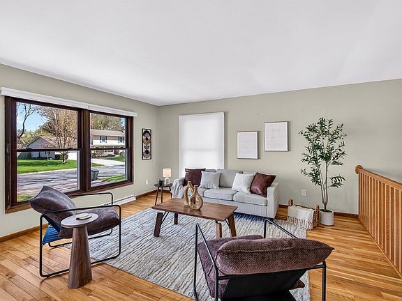 5th image of 5755 Pembroke Dr