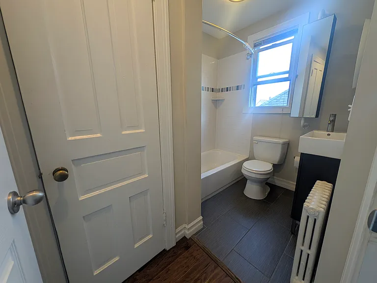 100 York St Apartments — Photo 7