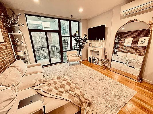 1st image of 164 W 123rd St #1