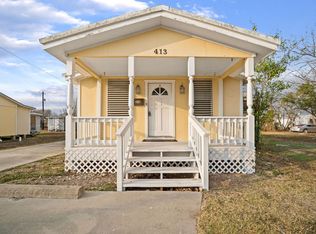 413 E Fulton St, Sinton, TX 78387