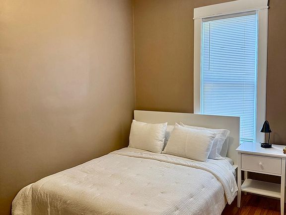 5th image of 839 Aurora Ave Unit 1