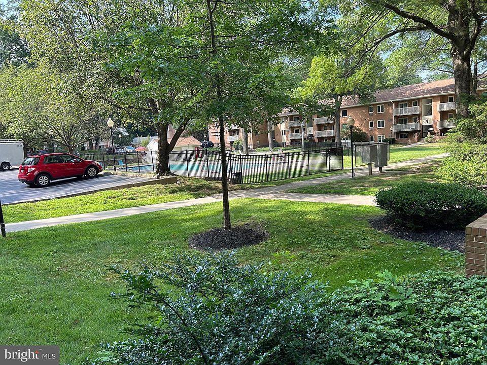 1st image of 300 Winding Way #B-6