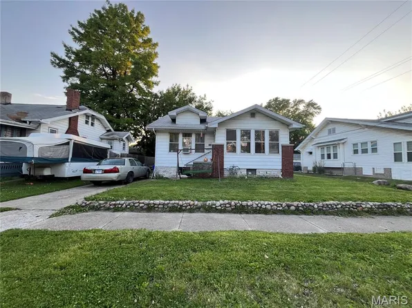 231 S 19th St, Decatur, IL 62521