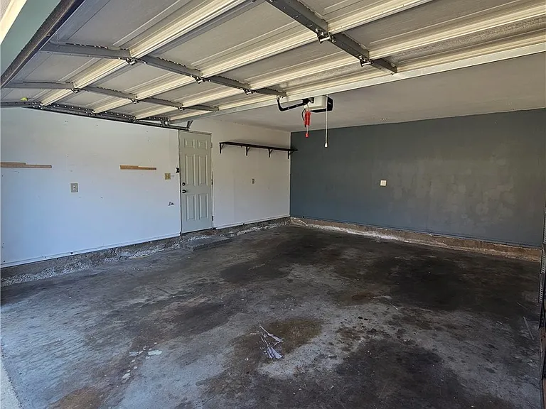 12627 Manor Dr — Photo 44
