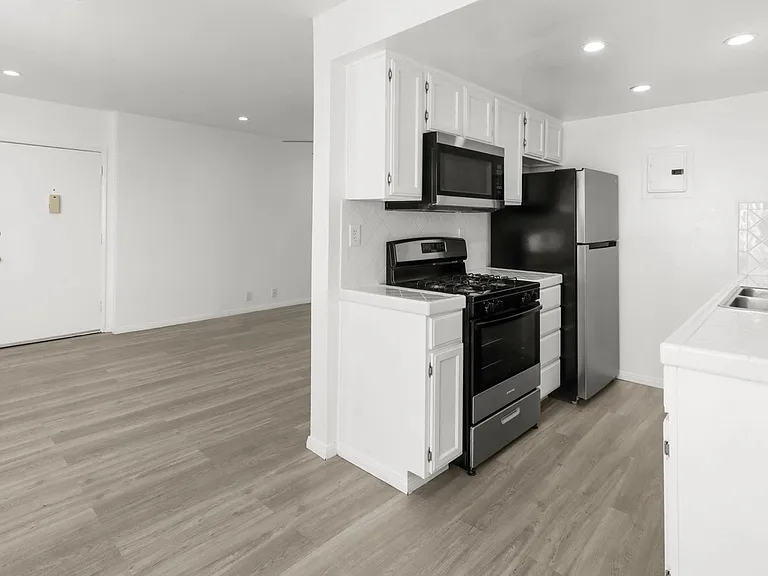 2701 Abbot Kinney Blvd #4 — Photo 3