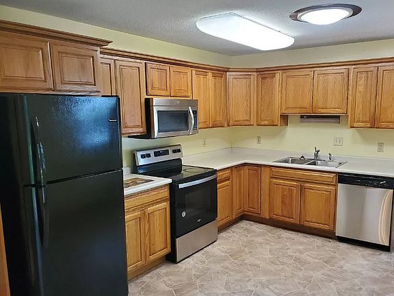 Spacious kitchen