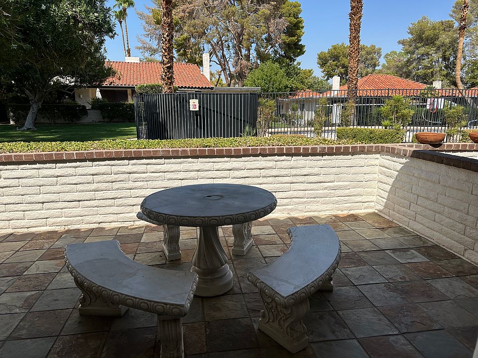 1st image of 2564 Palmera Cir