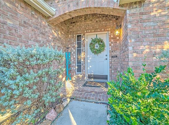 2nd image of 2633 Elderberry Ln