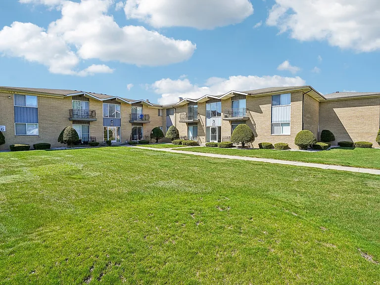Rivercrest Apartments — Photo 118