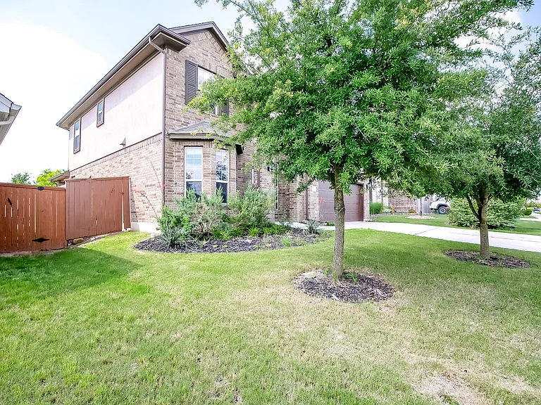 2723 Enza Ct — Photo 2