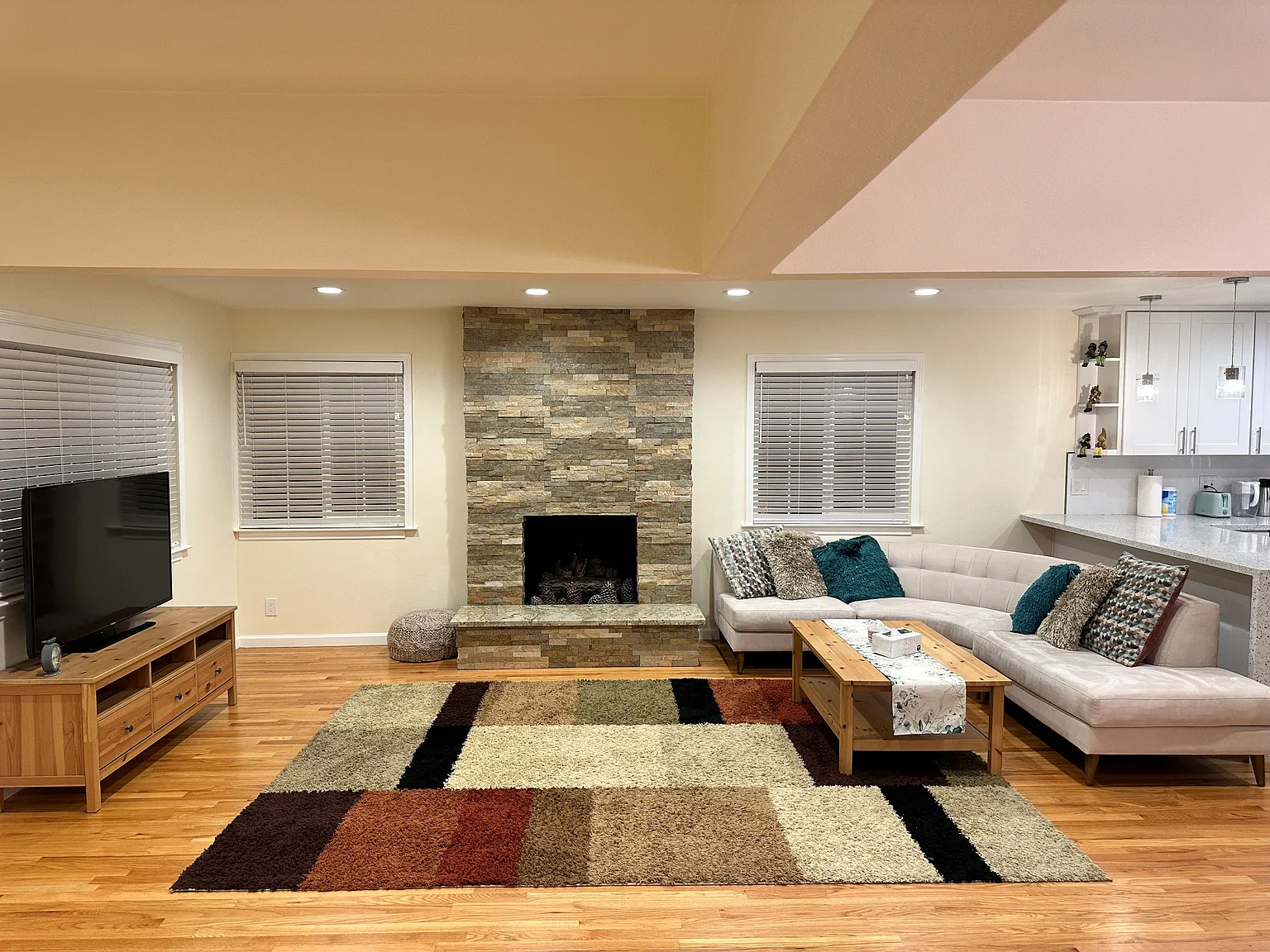 2 bed, 1.5 bath, 1200 sqft, $3,450 — Photo 4