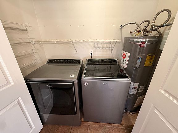 5th image of 2747 NE North Pilot Butte Dr