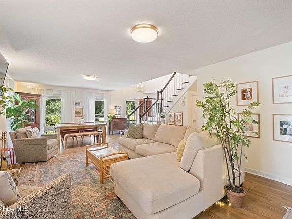 5th image of 103 Tom Avenue