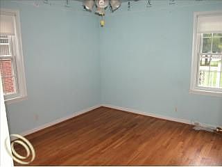 4th image of 6789 Winona Ave