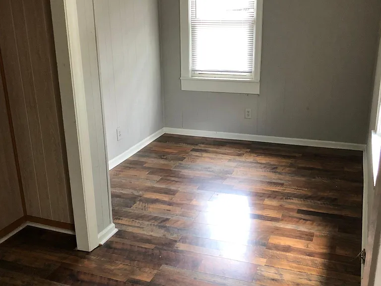 2121 Thornlee Dr — Photo 2