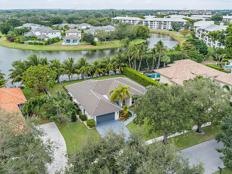 3317 Embassy Dr — Photo 38
