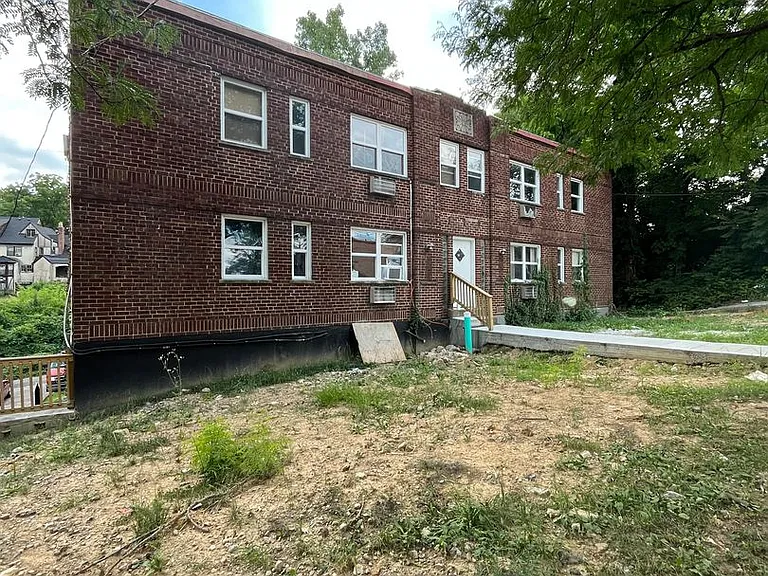 4056 Reading Rd — Photo 2