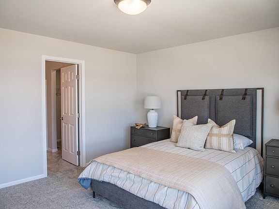 5th image of 212 Lionheart Dr
