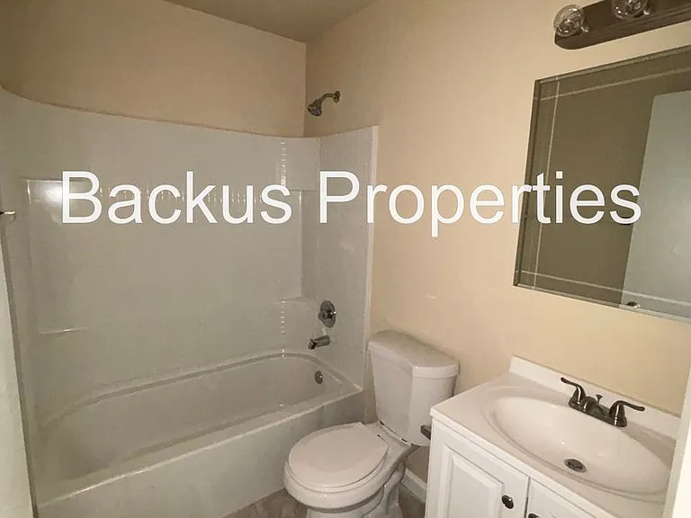Cypress St 14 — Photo 12