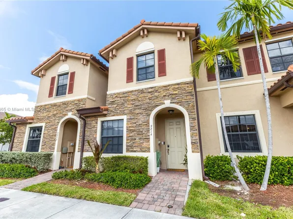 9214 W 33rd Ln, Hialeah, FL 33018