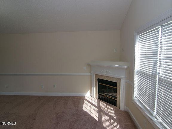 2nd image of 2560 Saddleback Dr #B