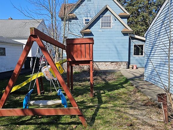 3rd image of 667 Nash Rd