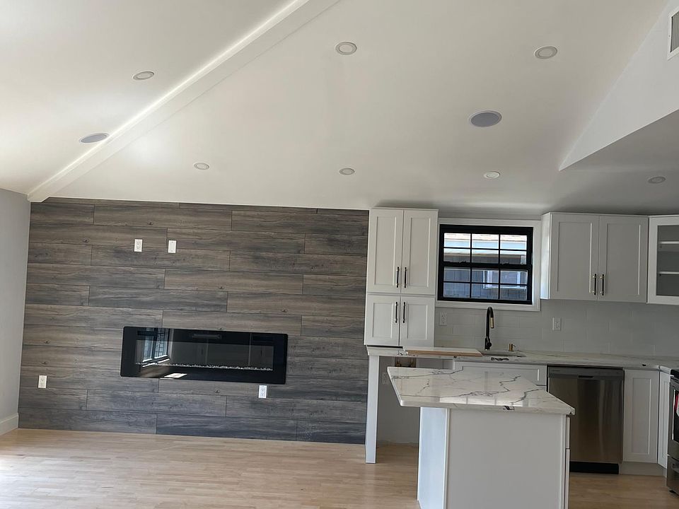 1st image of 9915 157th Ave Floor 2