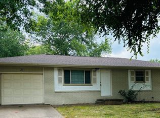 203 N Oakwood Ave, Republic, MO 65738
