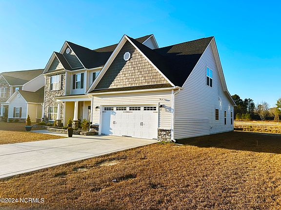 4th image of 442 Sandcastle Street