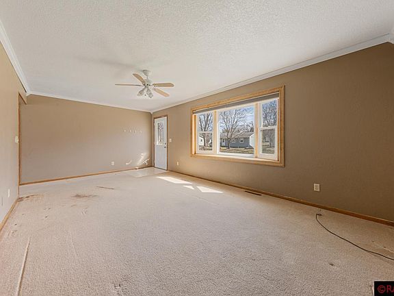 5th image of 306 Linda Dr