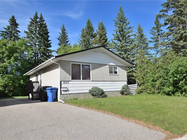 1570 4th STREET E, Prince Albert, SK S6V 6K4